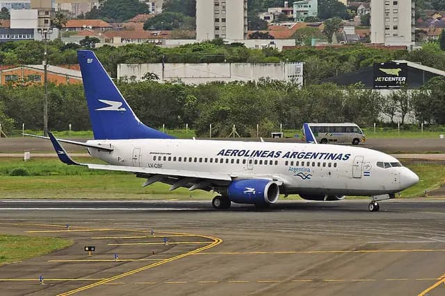 Boeing 737-700 aircraft