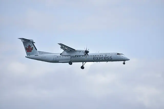 De Havilland Dash 8-400 aircraft