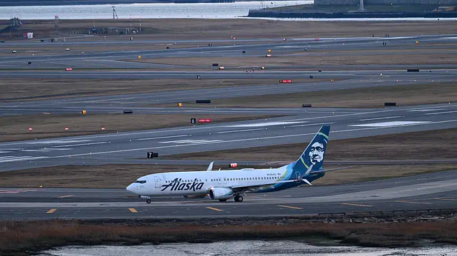 Alaska Airlines Boeing 737-800 aircraft