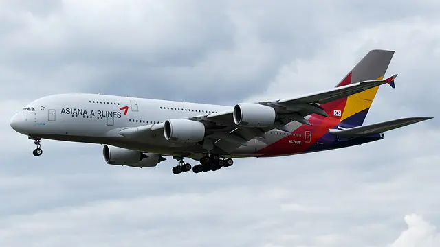Asiana Airlines Airbus A380-800 aircraft