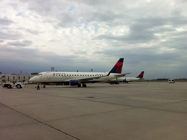 Delta Air Lines Embraer E175 aircraft