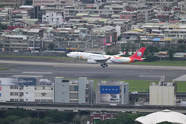 Sichuan Airlines Airbus A330-200 aircraft