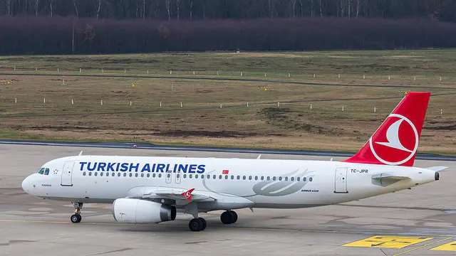 Turkish Airlines Airbus A320 aircraft