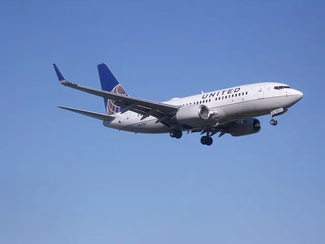 United Airlines Boeing 737-700 aircraft