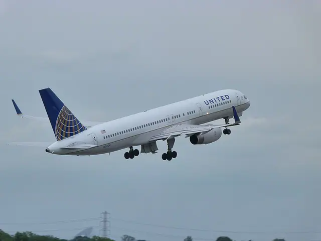 United Airlines Boeing 757-200 aircraft